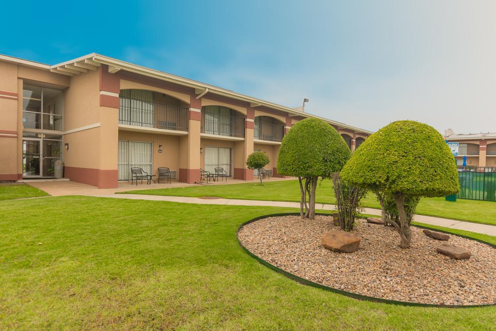 Howard Johnson By Wyndham Oklahoma City Okc Airport, Fairgrounds, I40 Bagian luar foto
