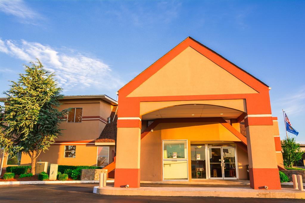 Howard Johnson By Wyndham Oklahoma City Okc Airport, Fairgrounds, I40 Bagian luar foto
